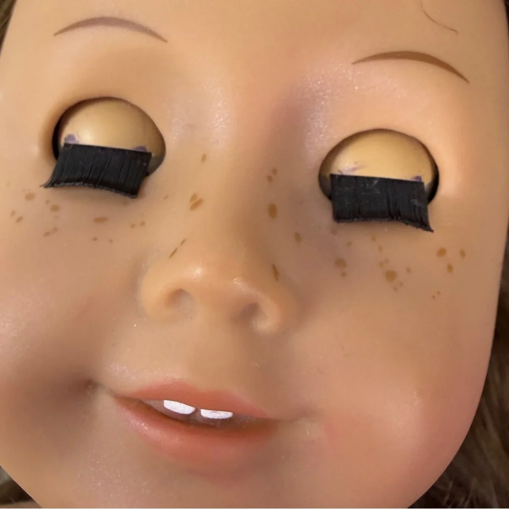 Pleasant Company AG Doll Light Brown‎ Hair Blue Eyes Freckles w/ Clothes Extras